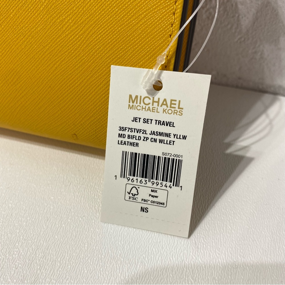 NEW - Michael Kors Jasmine Yellow Bifold Zip Coin Wallet - Picture 2 of 8